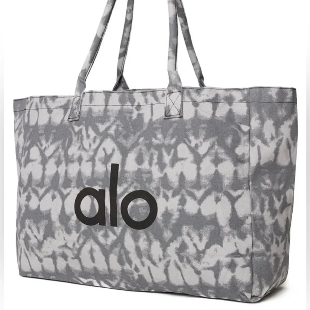 ALO Yoga nwt alo